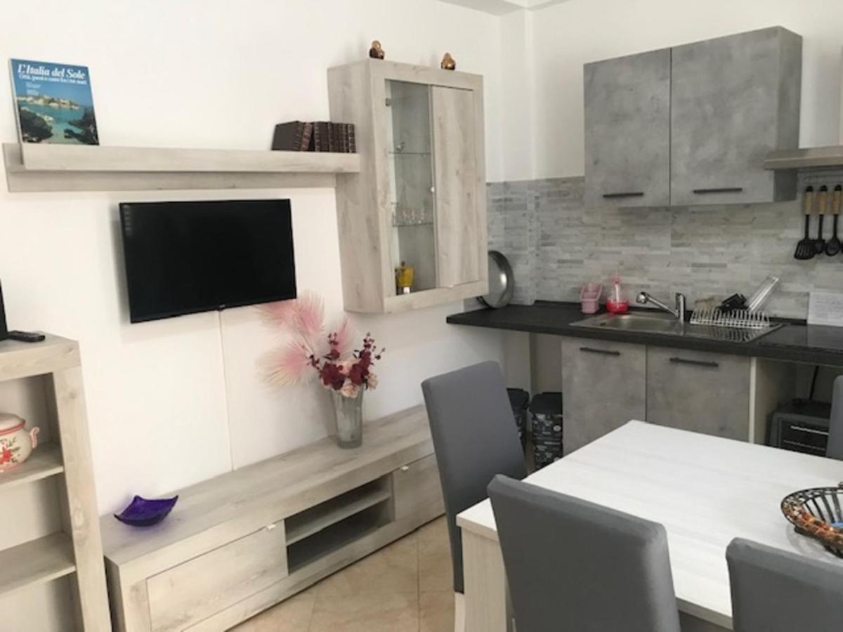 Appartamento 60 Mq A 800 Mt Dalla Spiaggia カパーチ エクステリア 写真
