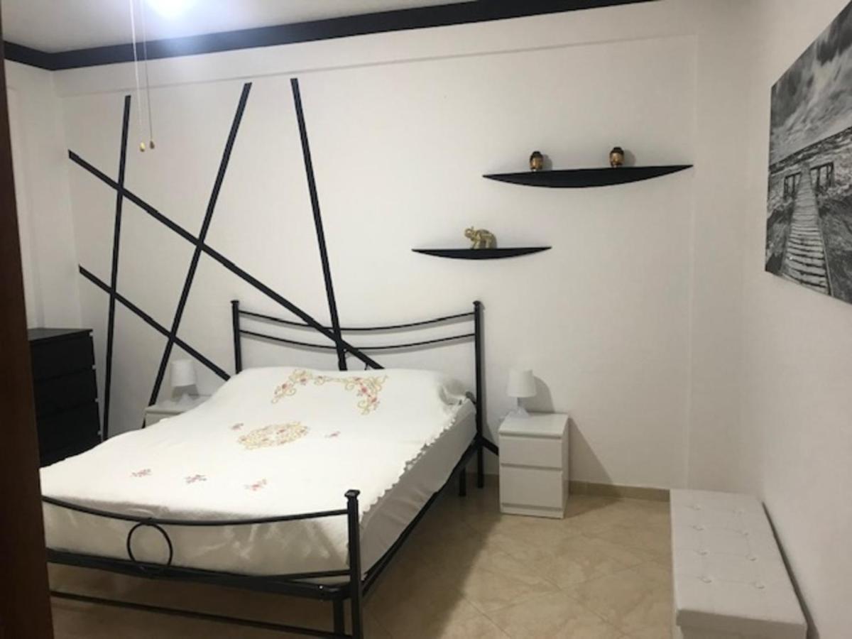 Appartamento 60 Mq A 800 Mt Dalla Spiaggia カパーチ エクステリア 写真